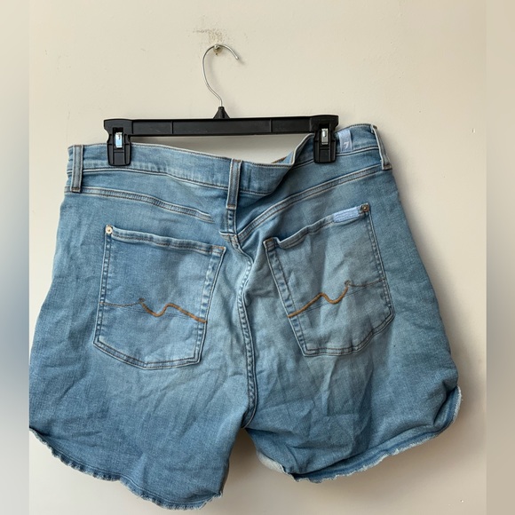 7 For All Mankind Shorts (Mid Roll Short) - Picture 3 of 5